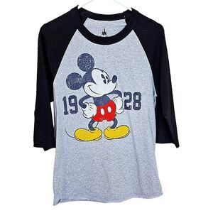 🏰Disneyland Resort Raglan Shirt Gray Black Mickey Mouse 1928 Size Small🏰